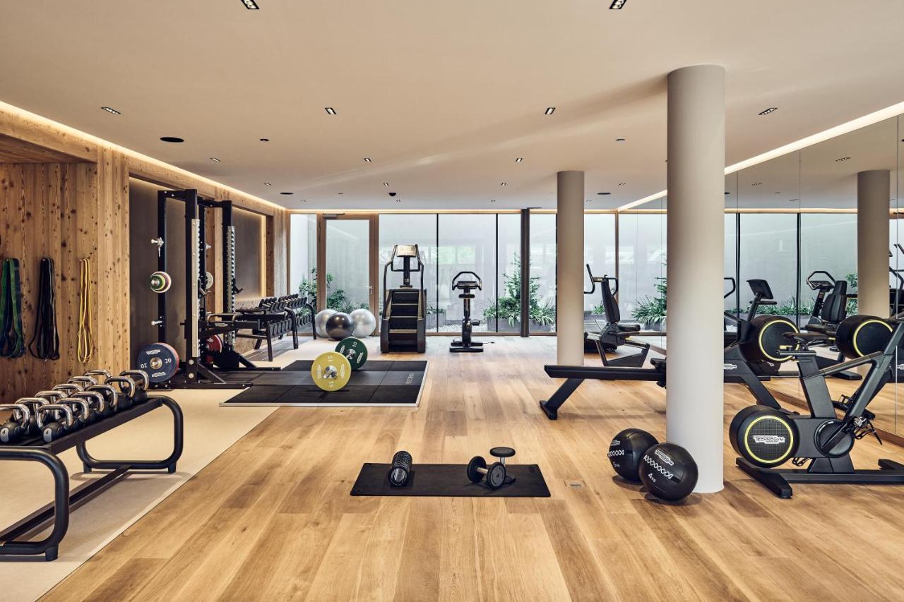 Falkensteiner Hotel Kronplatz - The Leading Hotels Of The World (Adults Only) Riscone Ngoại thất bức ảnh A gym in the UK