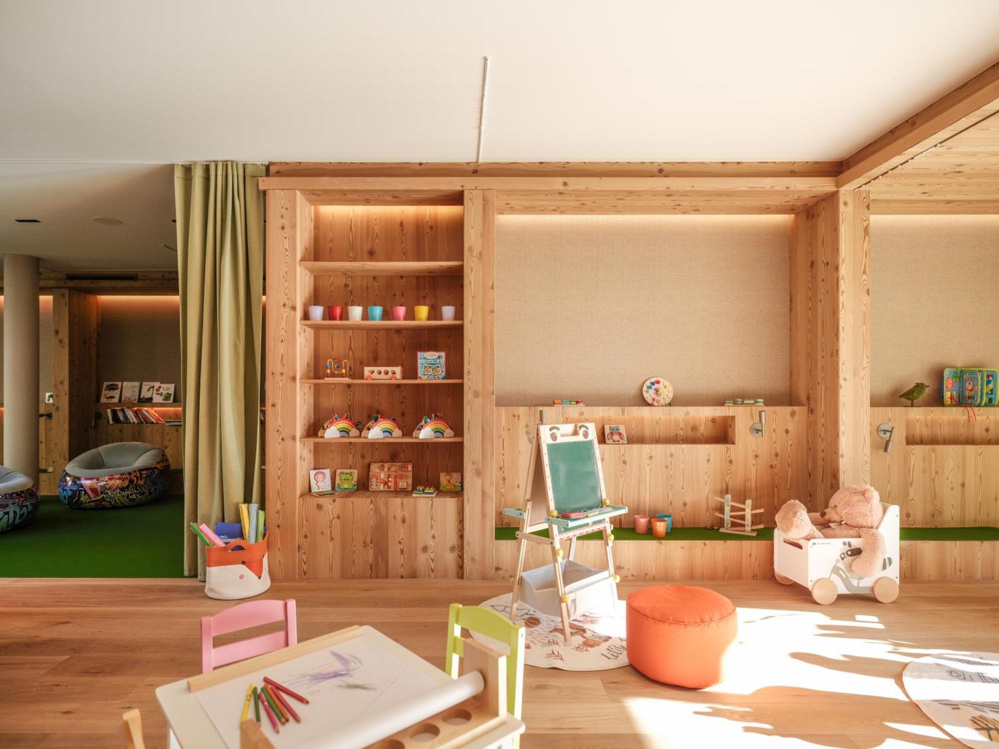 Falkensteiner Hotel Kronplatz - The Leading Hotels Of The World (Adults Only) Riscone Ngoại thất bức ảnh The nursery