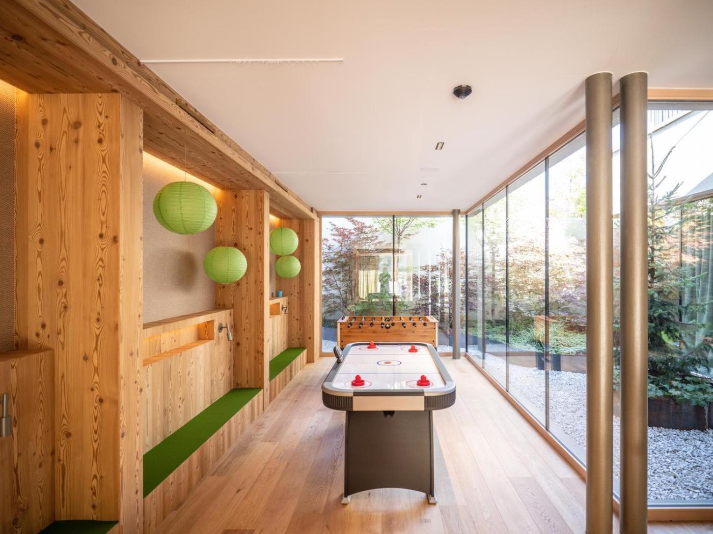Falkensteiner Hotel Kronplatz - The Leading Hotels Of The World (Adults Only) Riscone Ngoại thất bức ảnh The interior of the game room