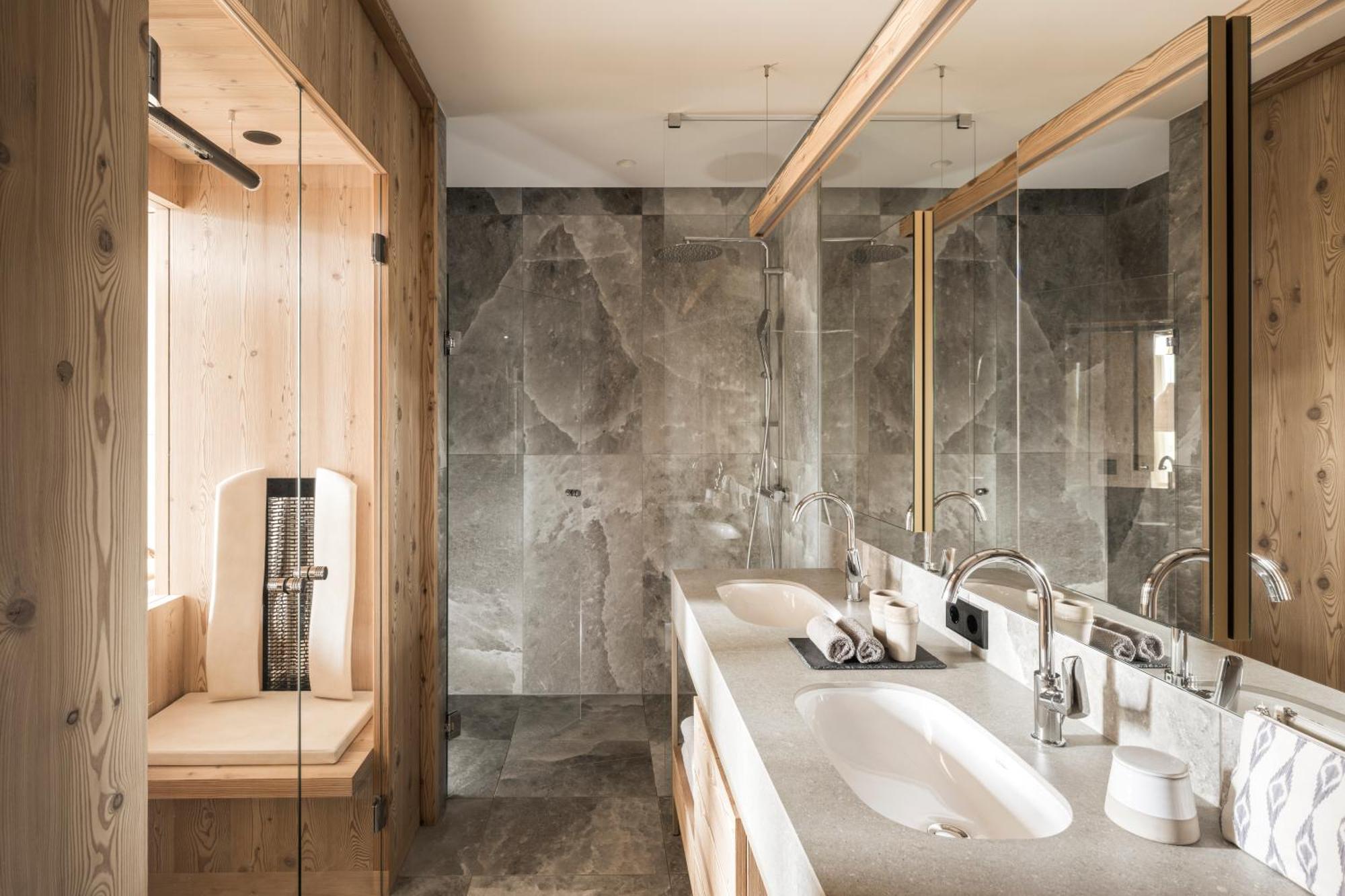 Falkensteiner Hotel Kronplatz - The Leading Hotels Of The World (Adults Only) Riscone Phòng bức ảnh Bathroom