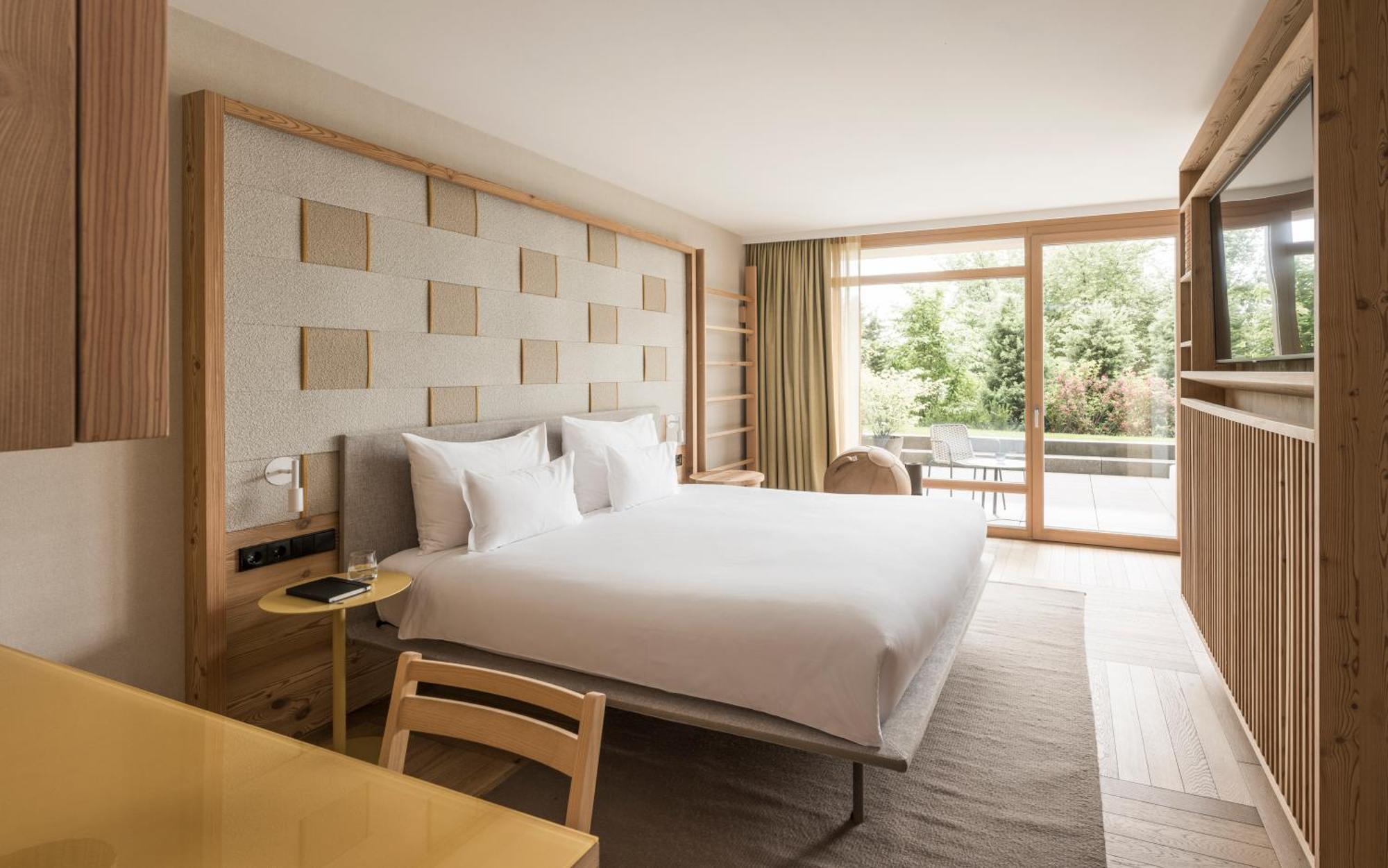 Falkensteiner Hotel Kronplatz - The Leading Hotels Of The World (Adults Only) Riscone Ngoại thất bức ảnh A room at the hotel