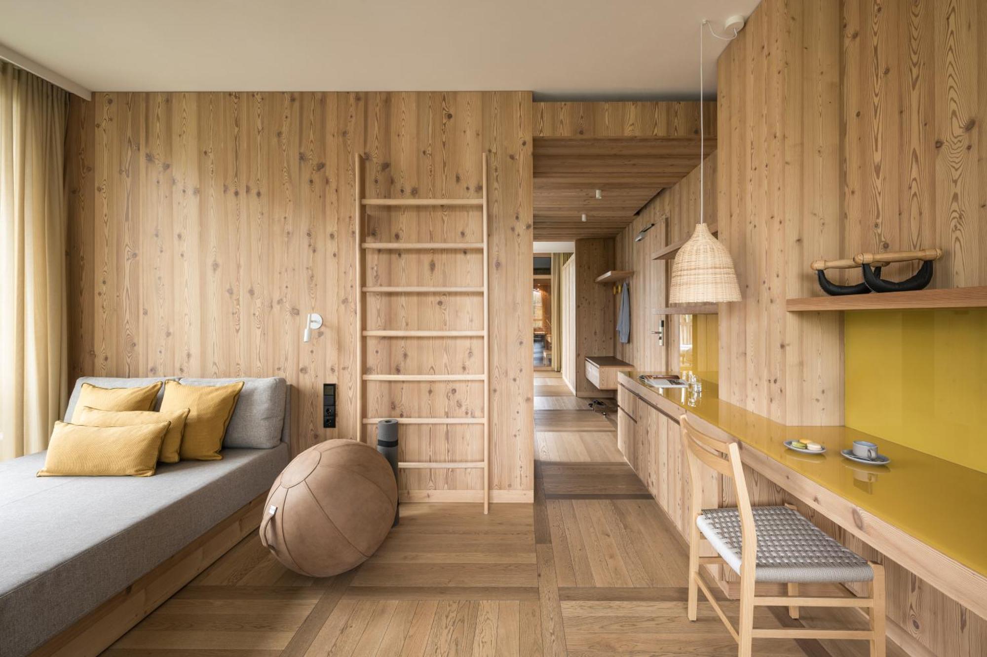 Falkensteiner Hotel Kronplatz - The Leading Hotels Of The World (Adults Only) Riscone Ngoại thất bức ảnh Interior of a room at the Hotel de la Couronne