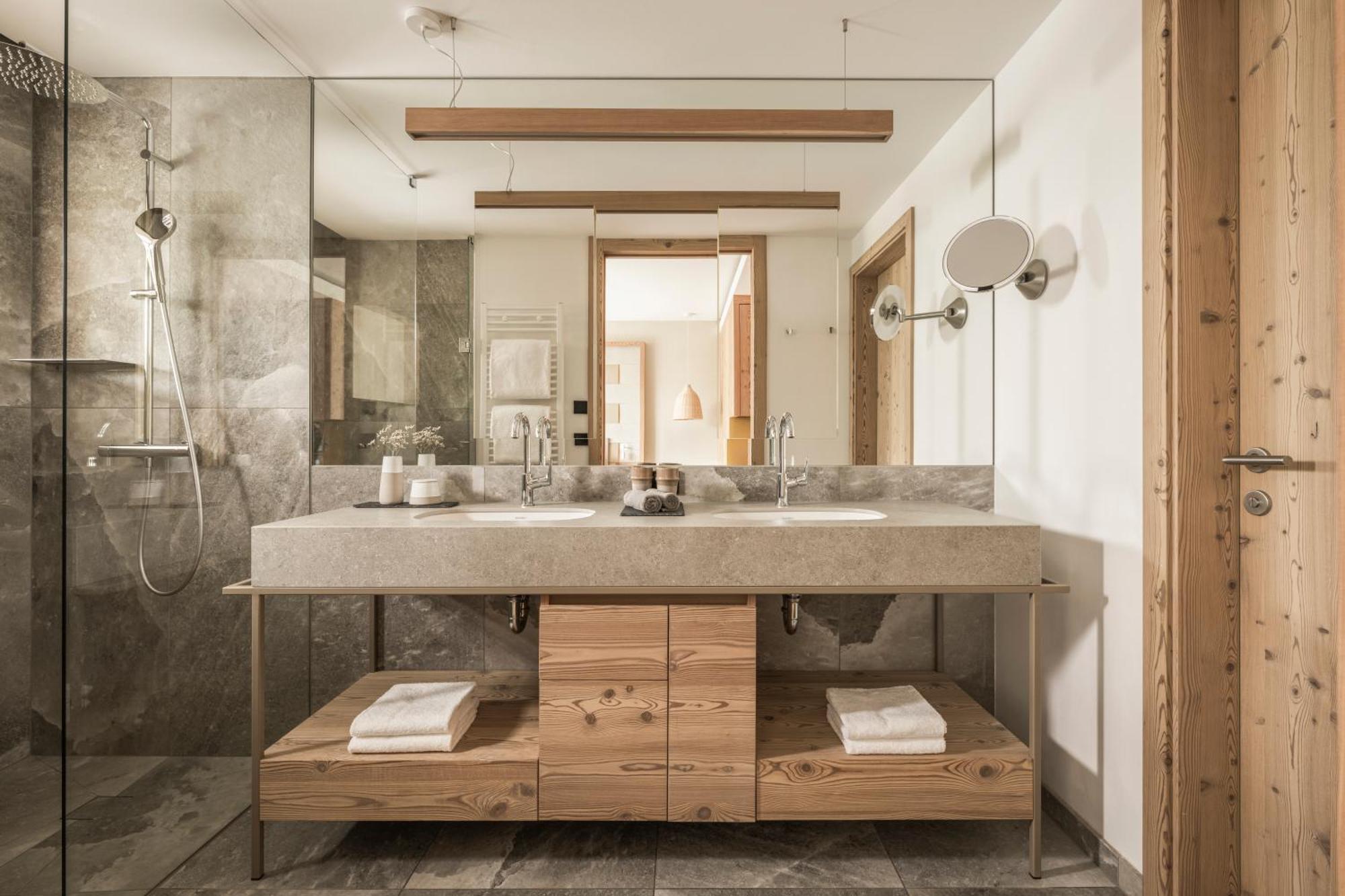 Falkensteiner Hotel Kronplatz - The Leading Hotels Of The World (Adults Only) Riscone Ngoại thất bức ảnh Bathroom