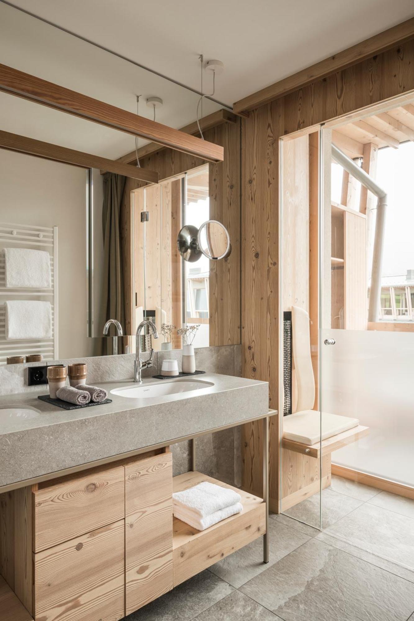 Falkensteiner Hotel Kronplatz - The Leading Hotels Of The World (Adults Only) Riscone Phòng bức ảnh Bathroom