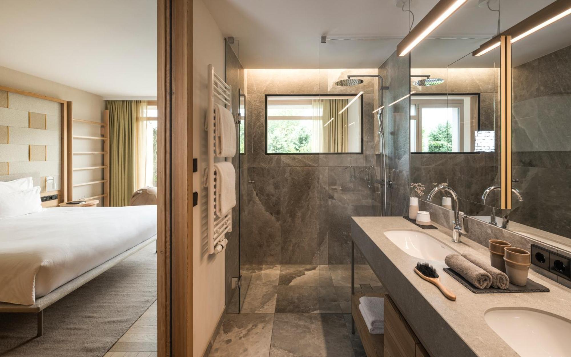 Falkensteiner Hotel Kronplatz - The Leading Hotels Of The World (Adults Only) Riscone Phòng bức ảnh Bathroom